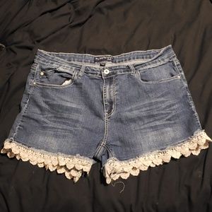 Jean shorts with lace detail